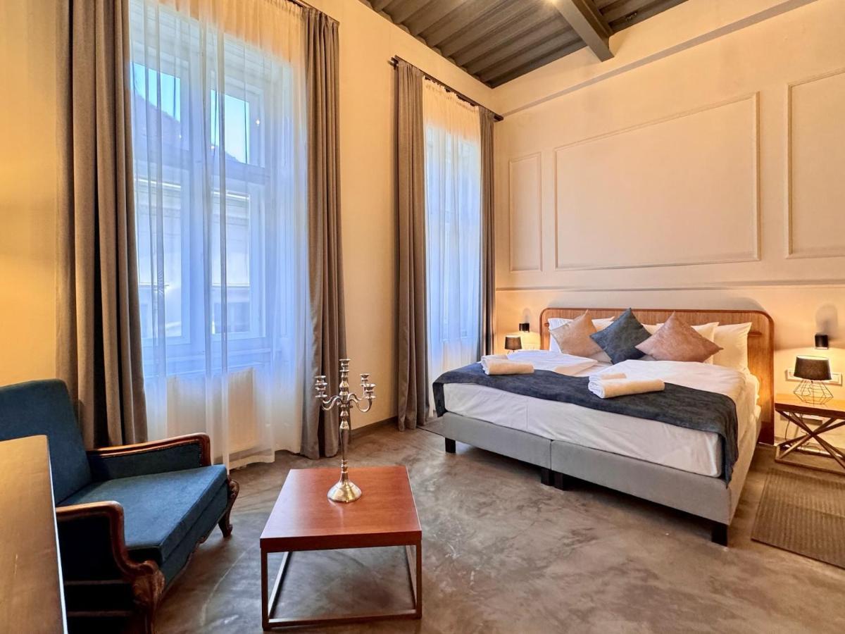 Bazaar Boutique Residence Budapest Bagian luar foto