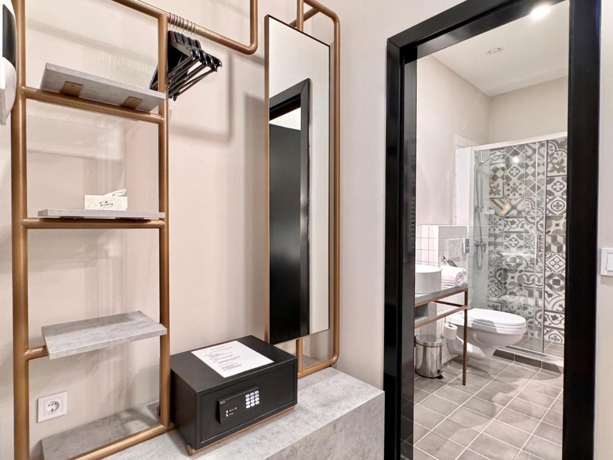 Bazaar Boutique Residence Budapest Bagian luar foto