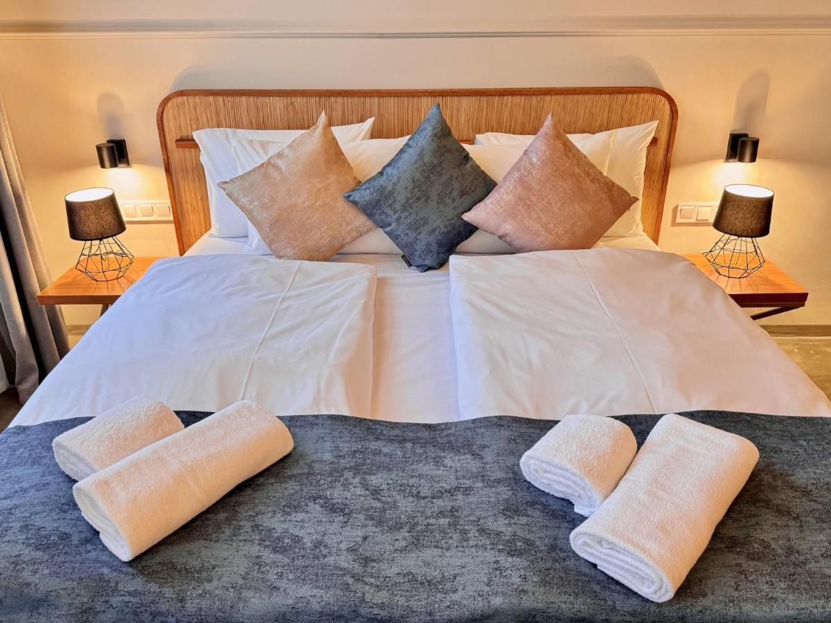 Bazaar Boutique Residence Budapest Bagian luar foto
