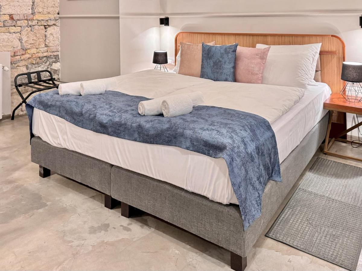 Bazaar Boutique Residence Budapest Bagian luar foto