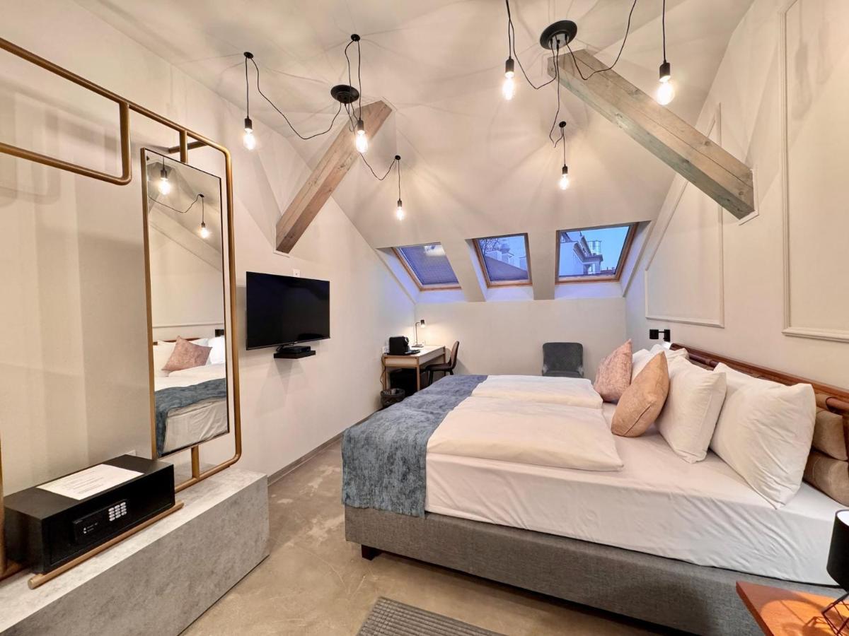 Bazaar Boutique Residence Budapest Bagian luar foto