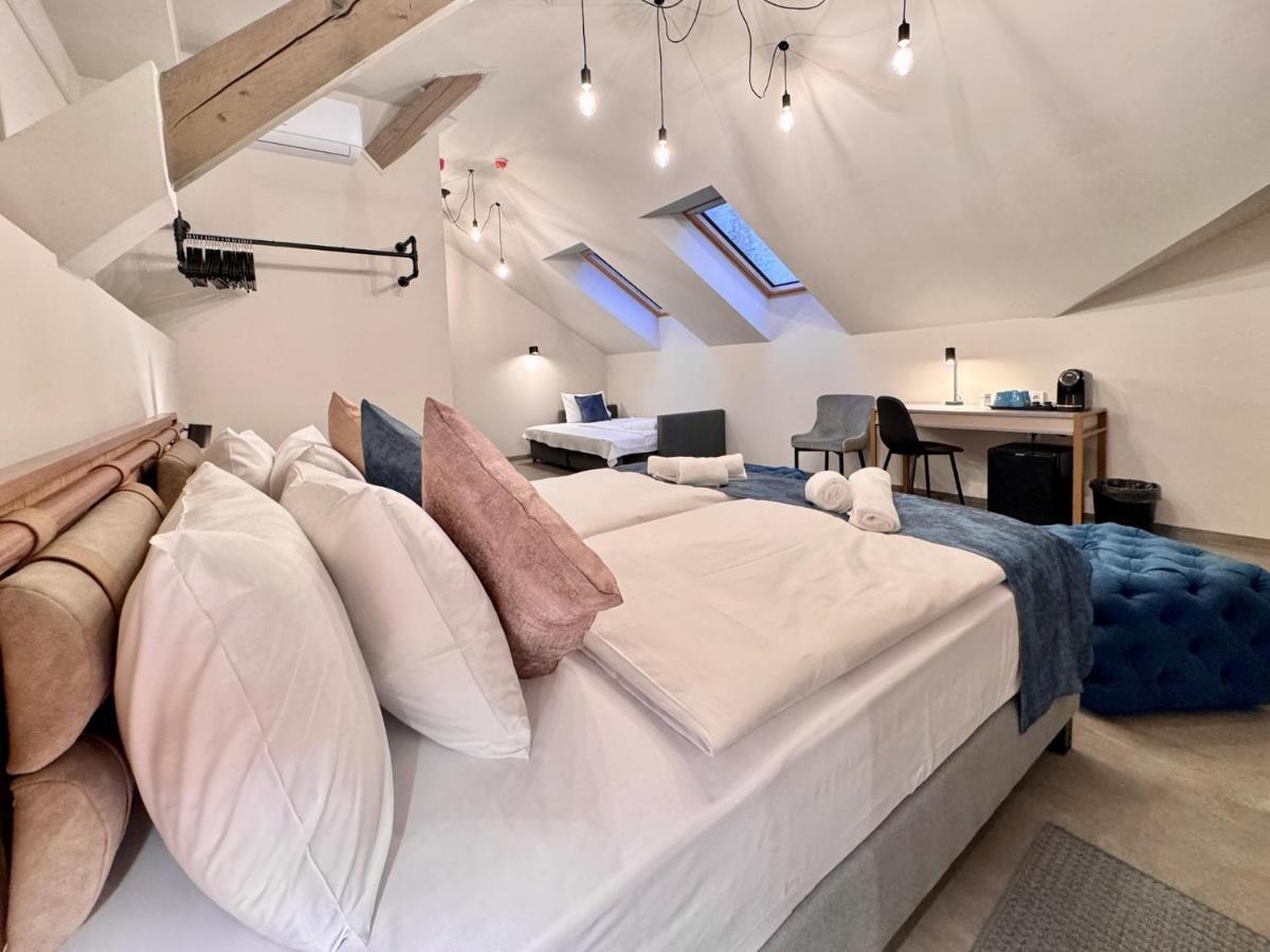 Bazaar Boutique Residence Budapest Bagian luar foto