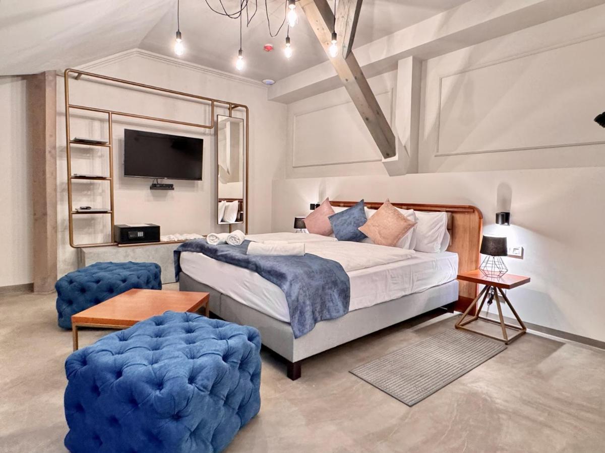 Bazaar Boutique Residence Budapest Bagian luar foto