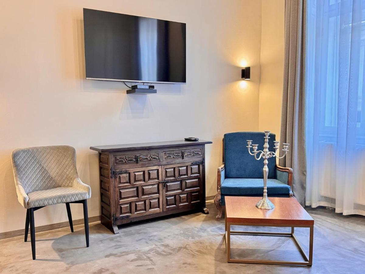 Bazaar Boutique Residence Budapest Bagian luar foto