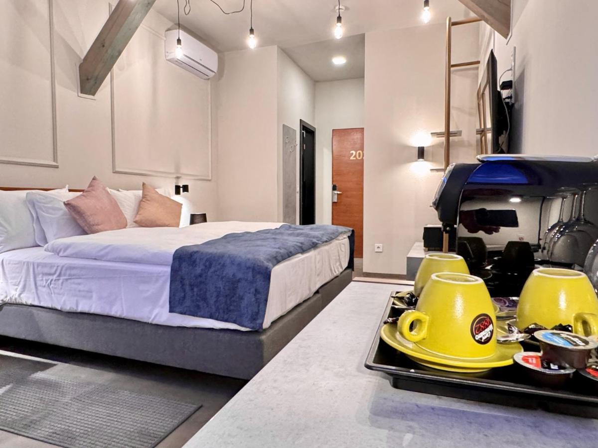 Bazaar Boutique Residence Budapest Bagian luar foto