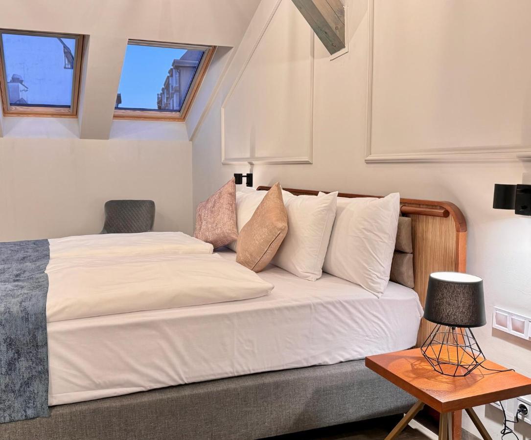 Bazaar Boutique Residence Budapest Bagian luar foto