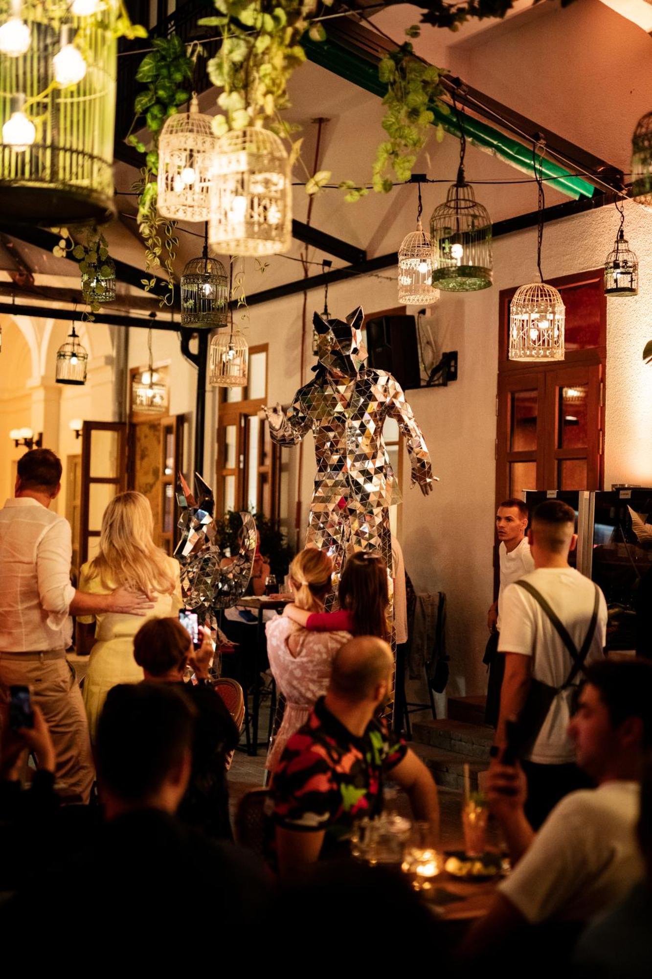 Bazaar Boutique Residence Budapest Bagian luar foto