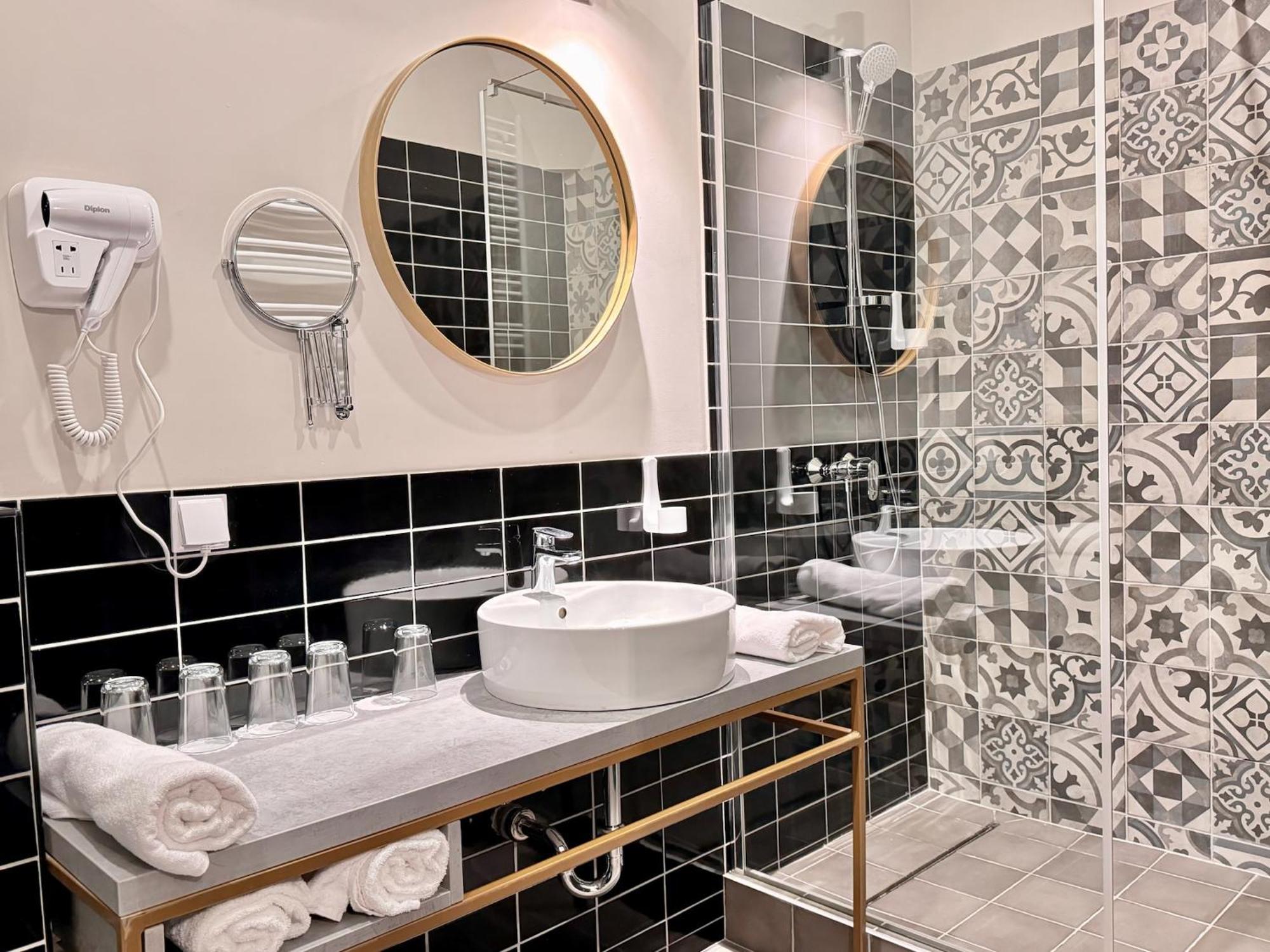 Bazaar Boutique Residence Budapest Bagian luar foto